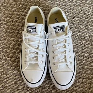 Women’s Chuck Taylor Allstar Platform sneaker Converse Sz 9